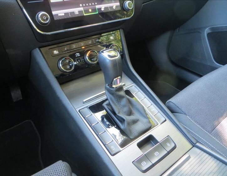 Škoda Superb 14