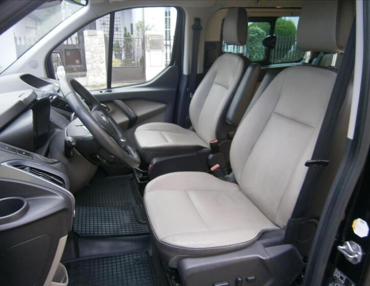 Ford Tourneo Custom 14
