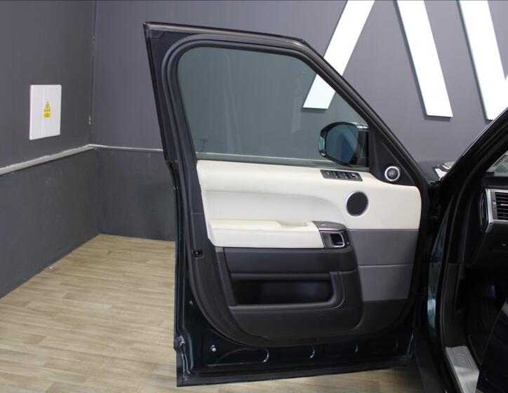 Land Rover Range Rover Sport 11