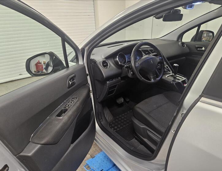 Peugeot 5008 7