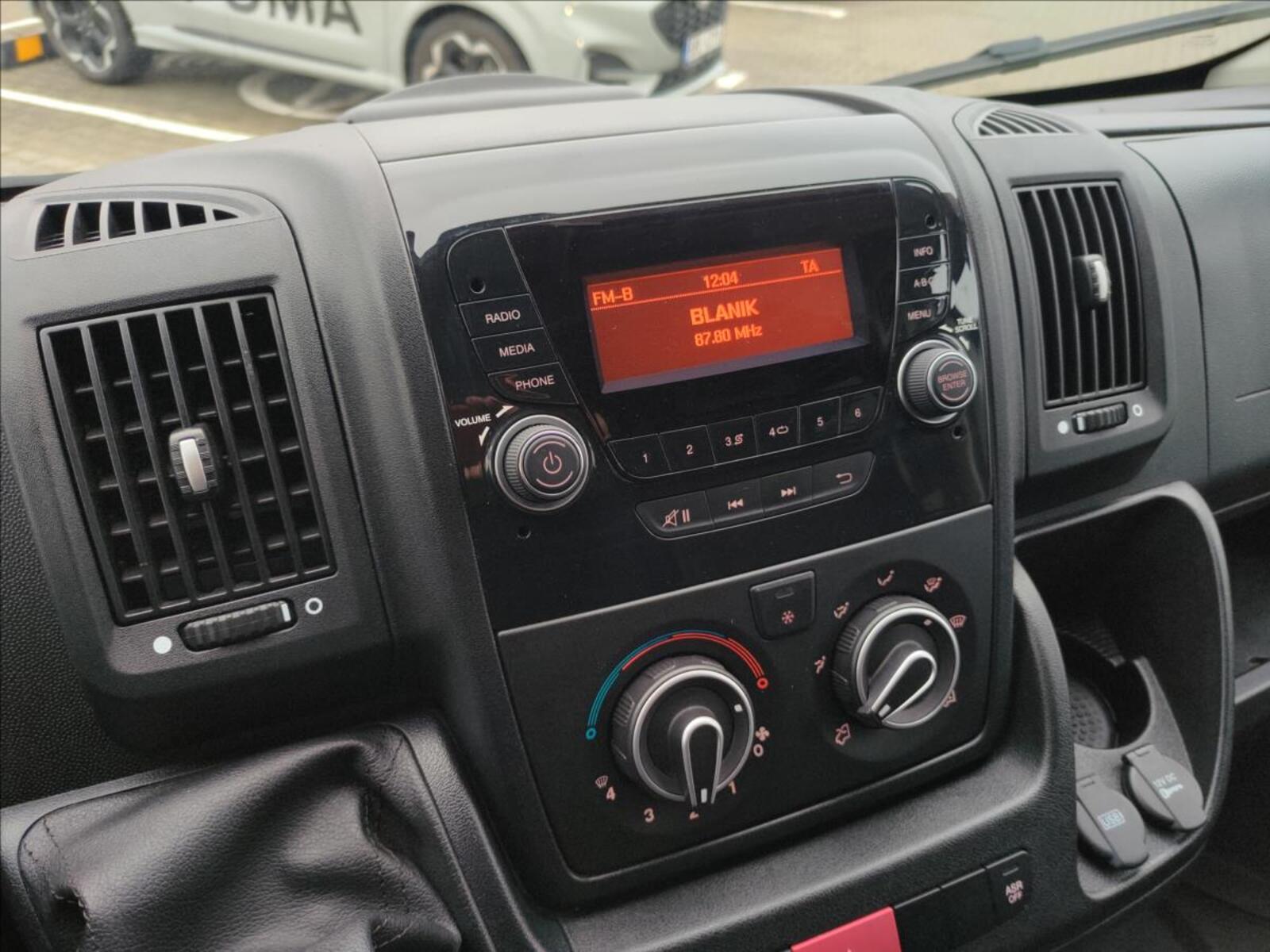 Peugeot Boxer 26
