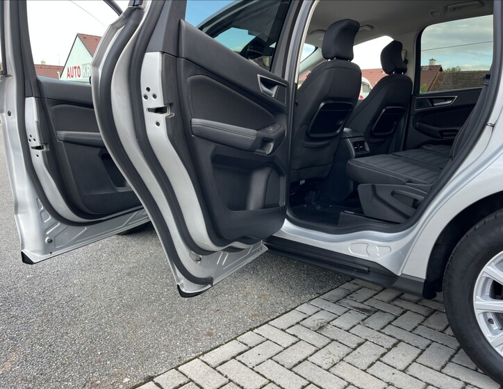 Ford Galaxy 51