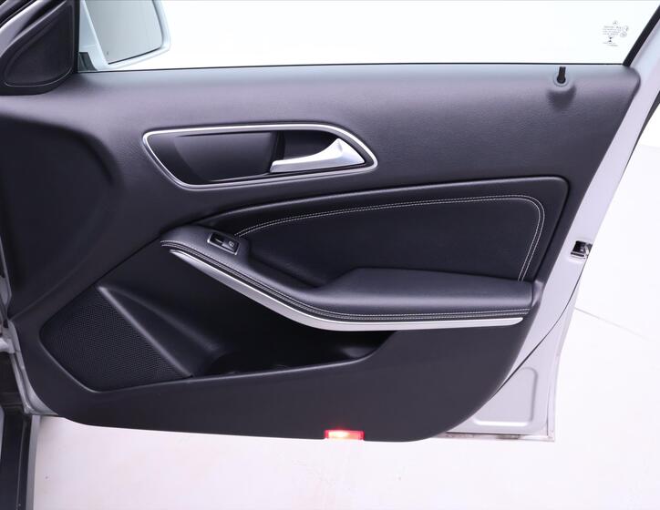 Mercedes-Benz GLA 14