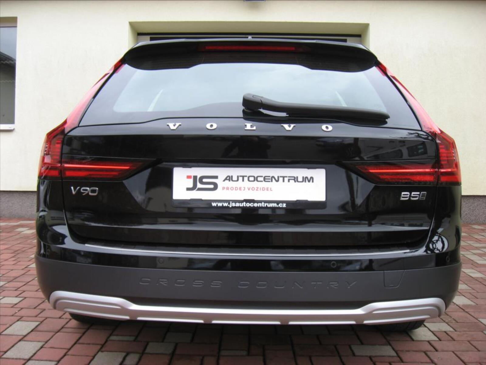 Volvo V90 9