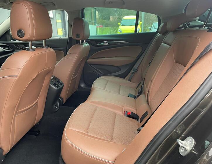 Opel Insignia 10