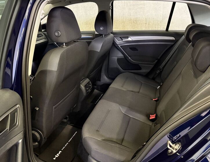 Volkswagen Golf 10