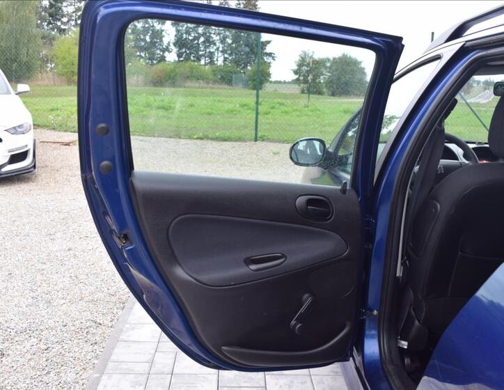 Peugeot 206 27