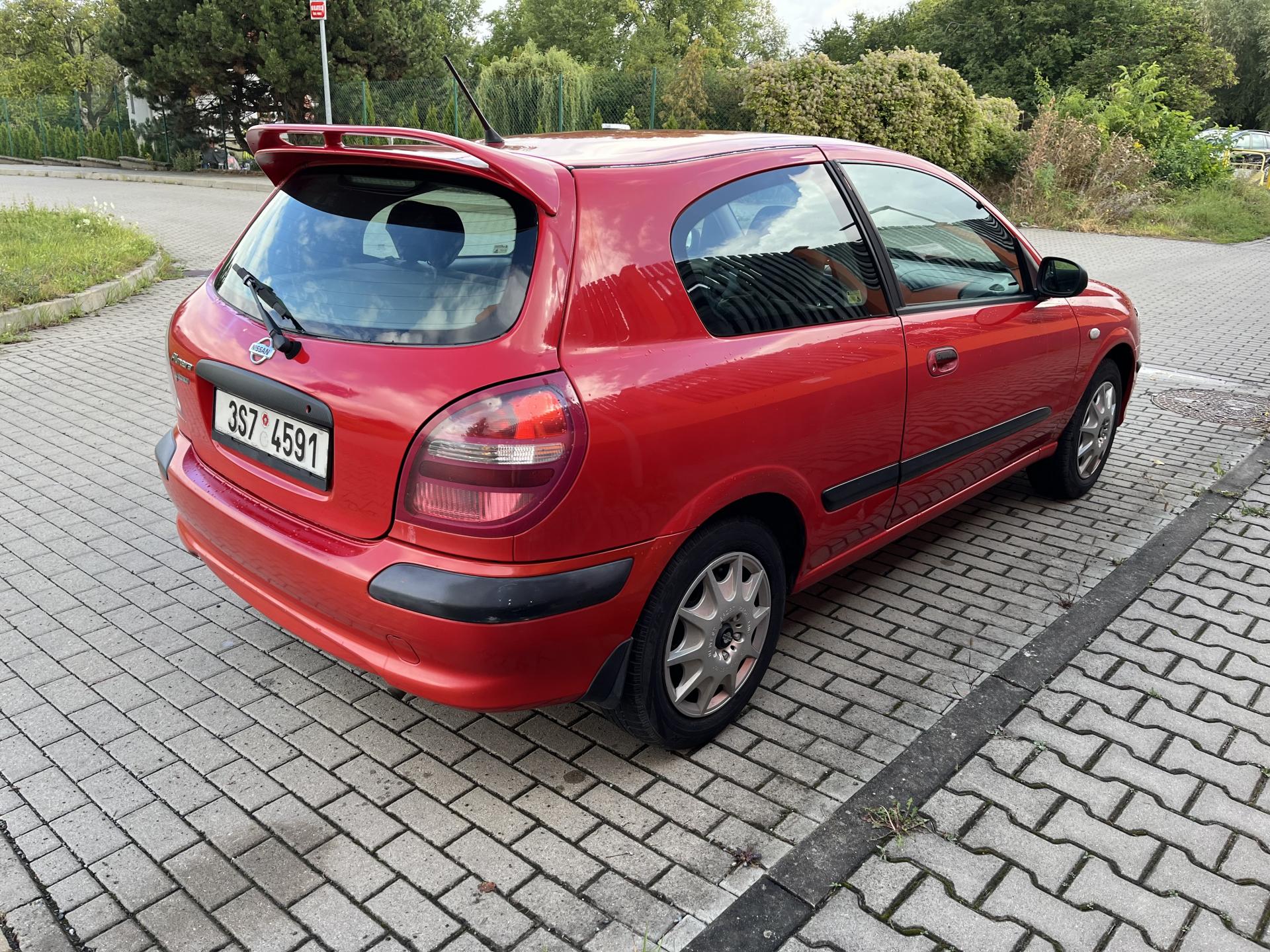 Nissan Almera
