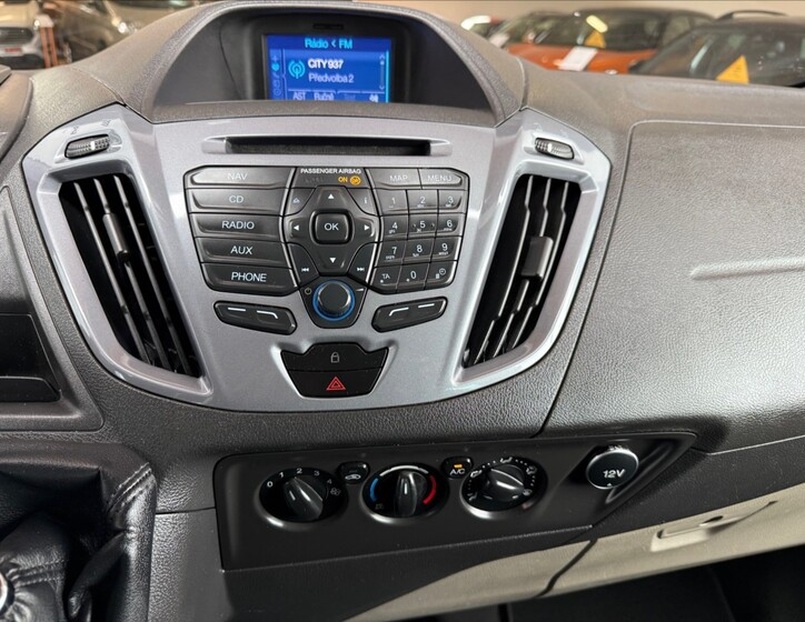 Ford Tourneo Custom 15