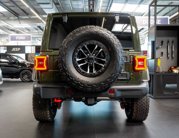 Jeep Wrangler 5