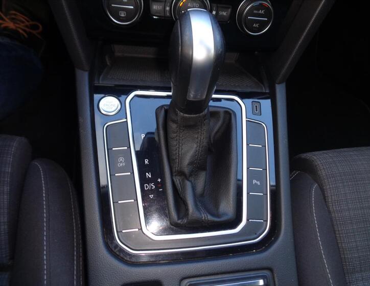 Volkswagen Passat 12