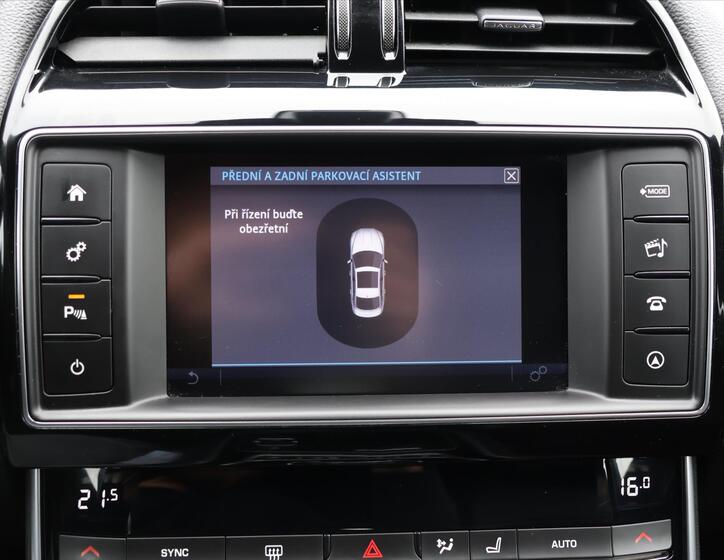 Jaguar XE 28