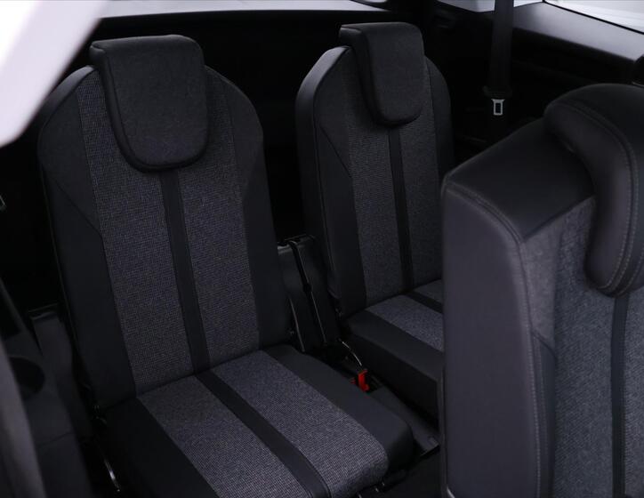 Peugeot 5008 16