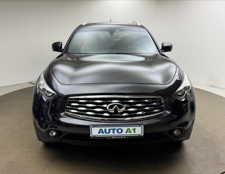 Infiniti FX30 2