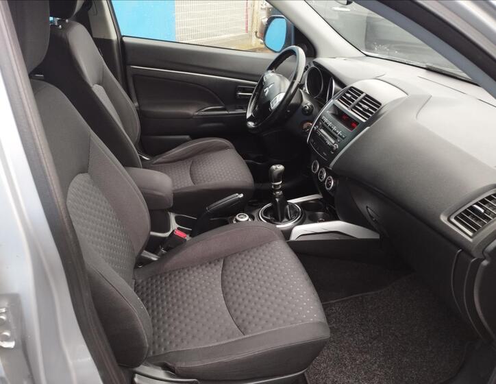 Mitsubishi ASX 8