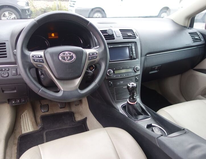 Toyota Avensis 24