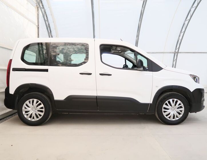 Peugeot Rifter 5