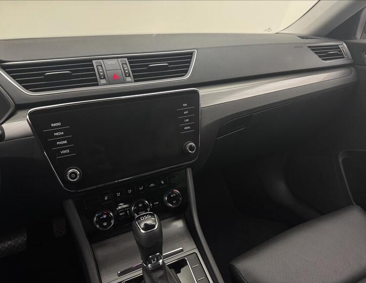 Škoda Superb 16