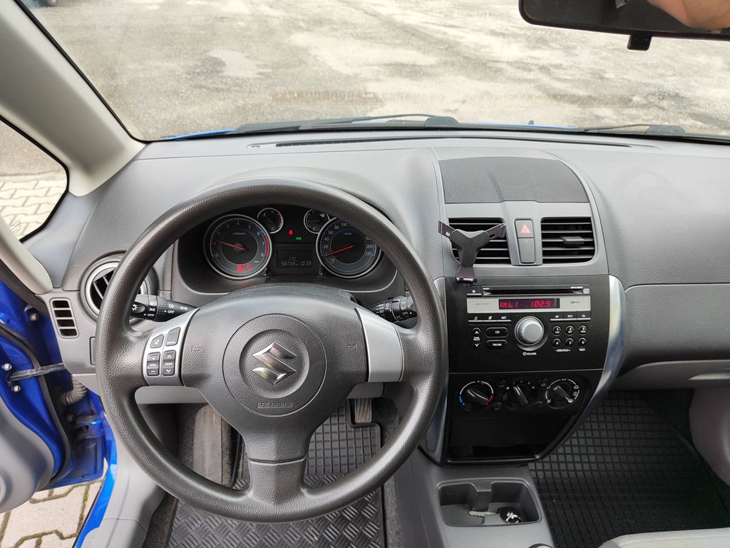 Suzuki SX4