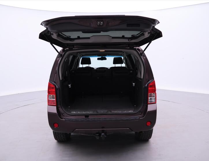 Nissan Pathfinder 9