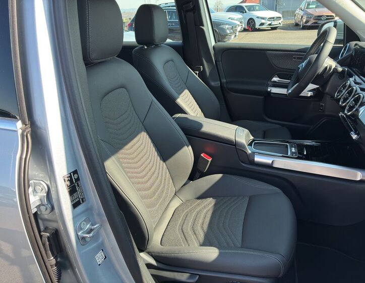 Mercedes-Benz GLB 6