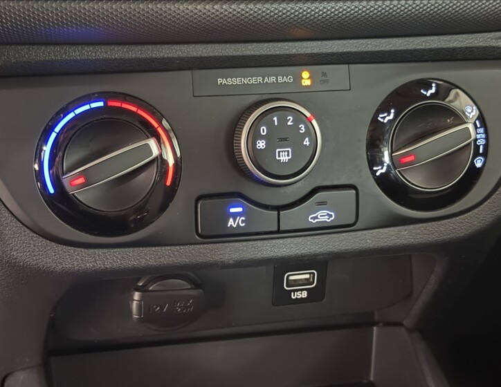 Hyundai i10 12