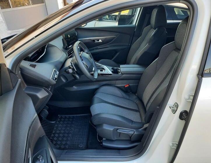 Peugeot 5008 13