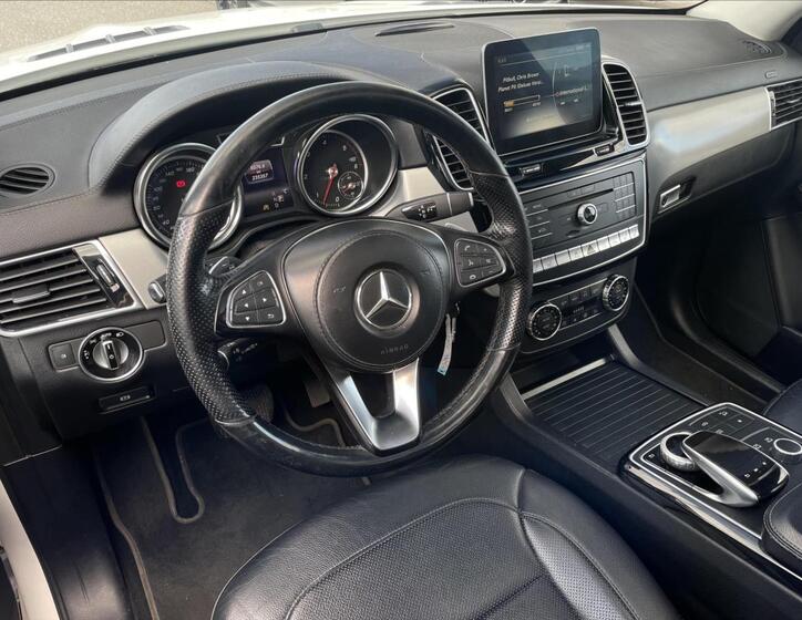 Mercedes-Benz GLS 9
