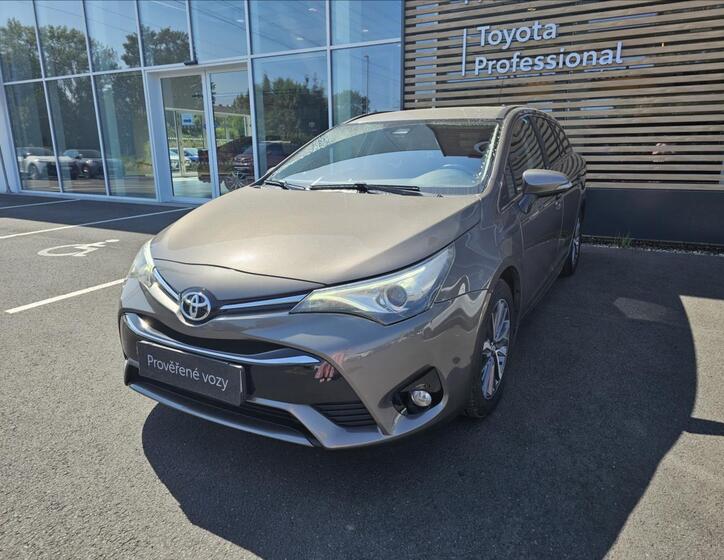 Toyota Avensis 1
