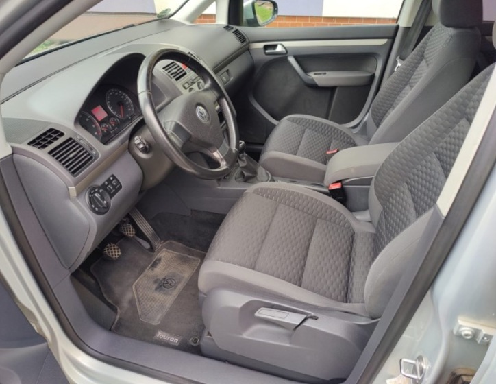 Volkswagen Touran 11