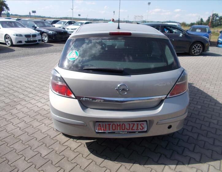 Opel Astra 9