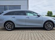 KIA Ceed 4