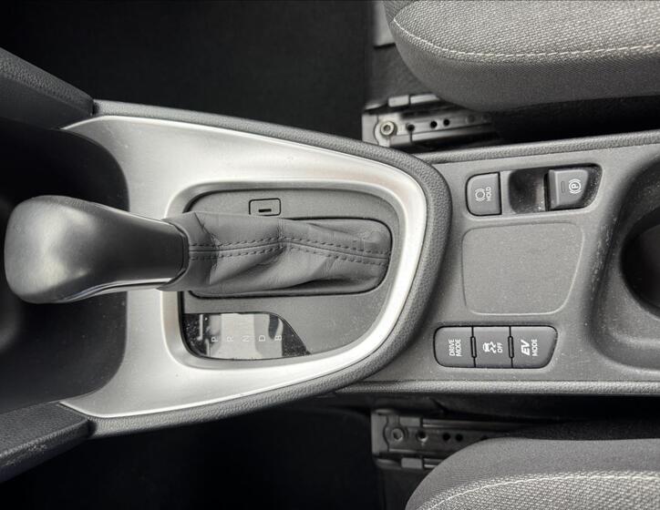 Toyota Yaris Cross 8