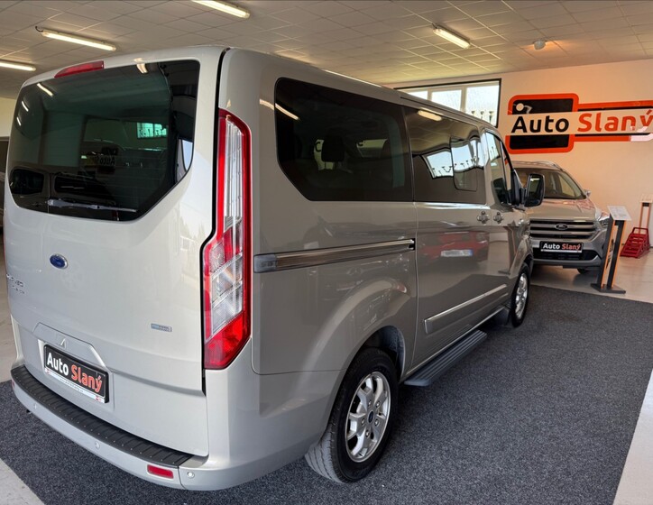 Ford Tourneo Custom 6