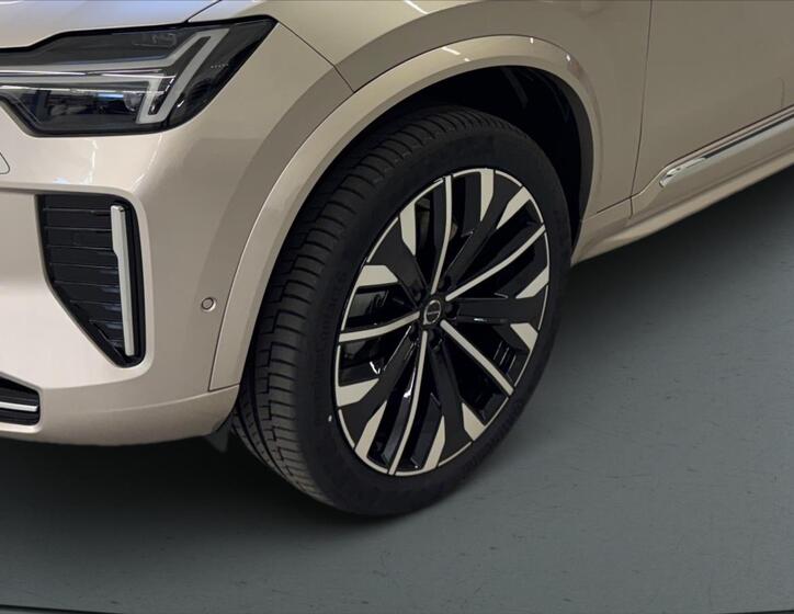 Volvo XC90 6