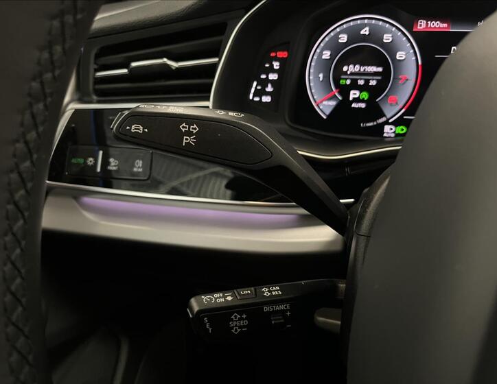 Audi Q8 26