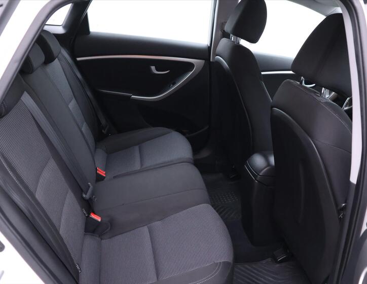 Hyundai i30 12