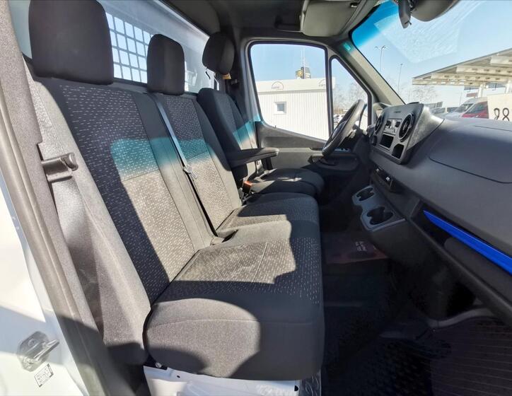 Mercedes-Benz Sprinter 9