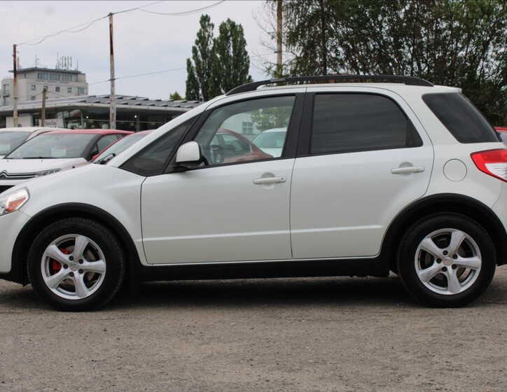 Suzuki SX4 8