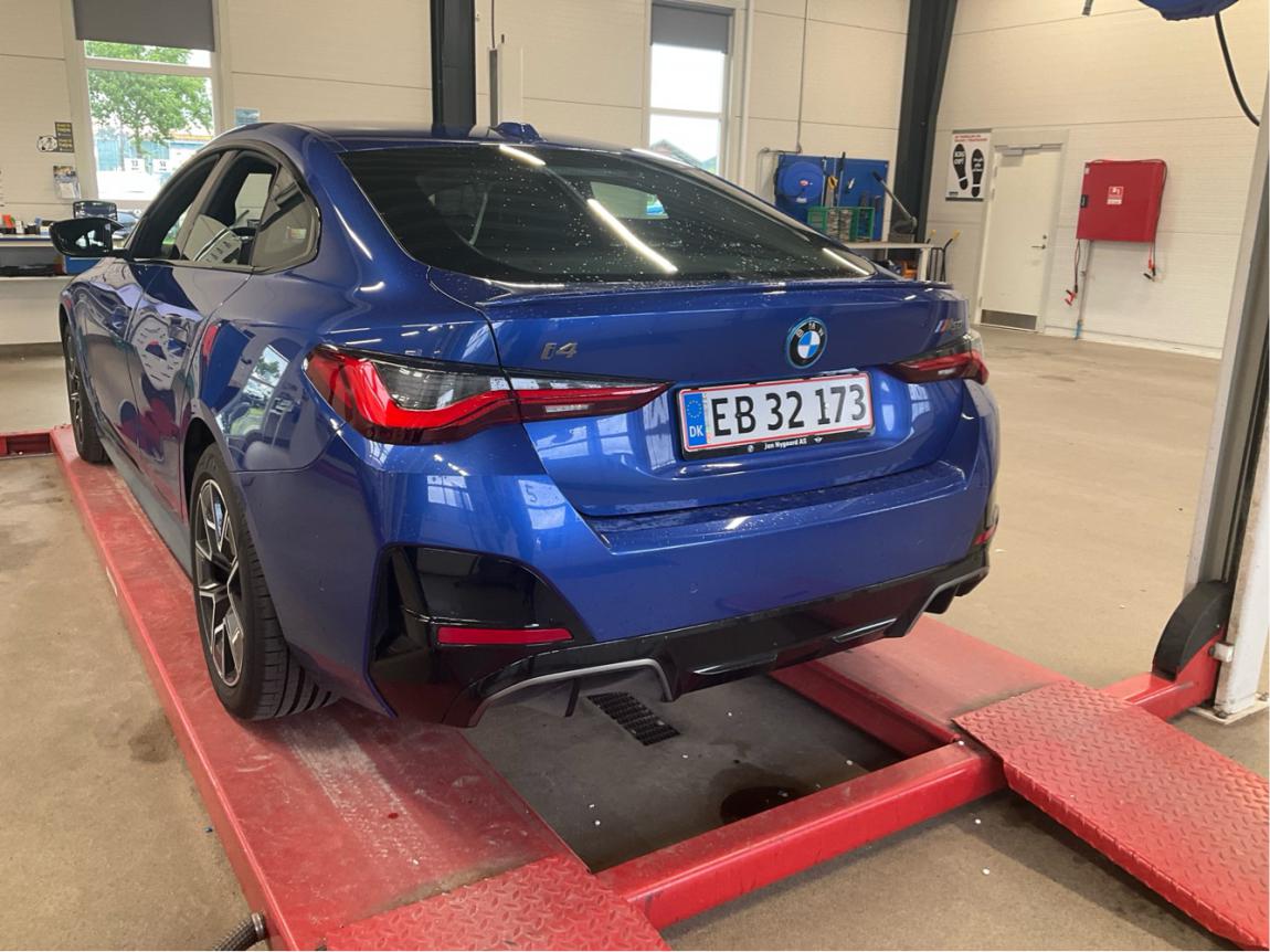 BMW i4