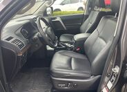 Toyota Land Cruiser 11