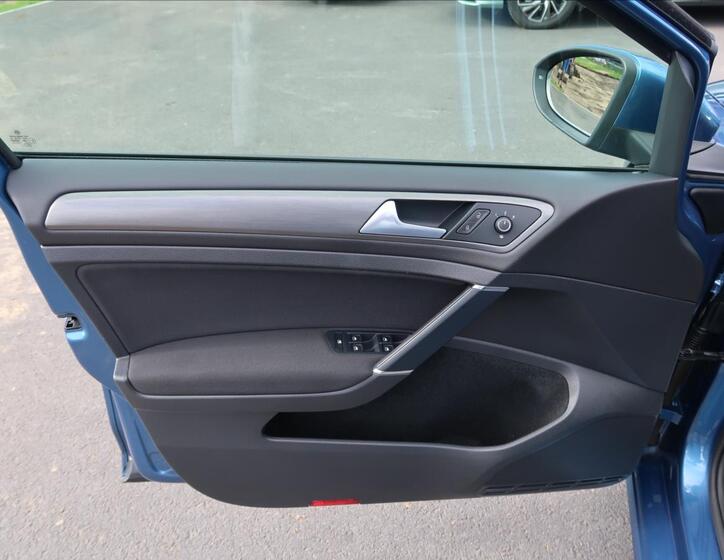 Volkswagen Golf 22