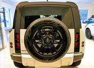Land Rover Defender 4