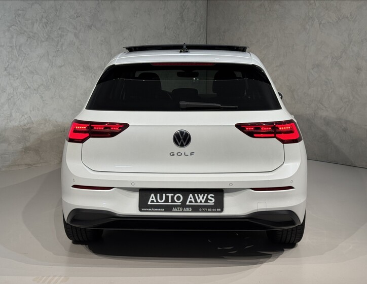 Volkswagen Golf 9