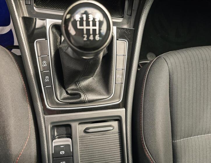 Volkswagen Golf 21