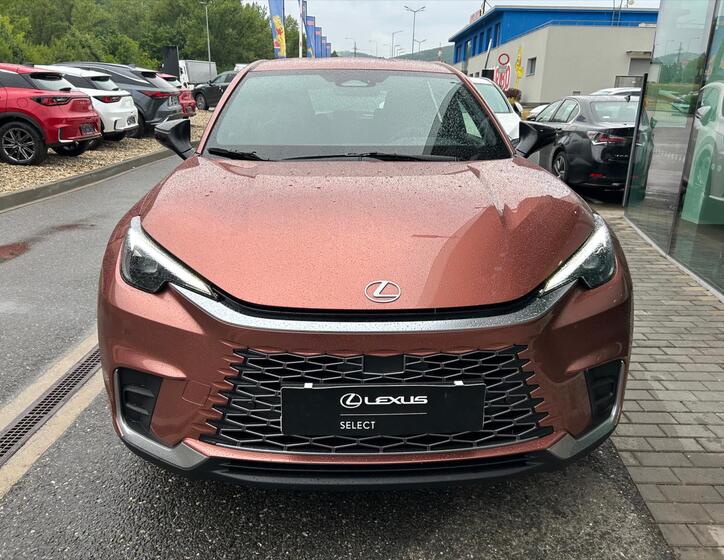 Lexus LBX 8