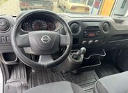 Nissan NV400 8
