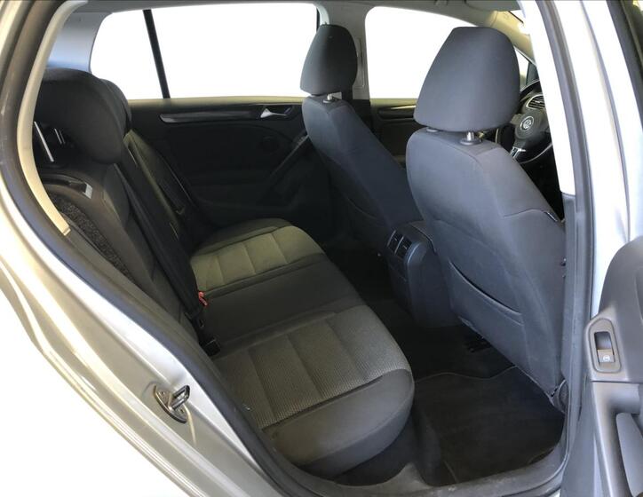 Volkswagen Golf 10
