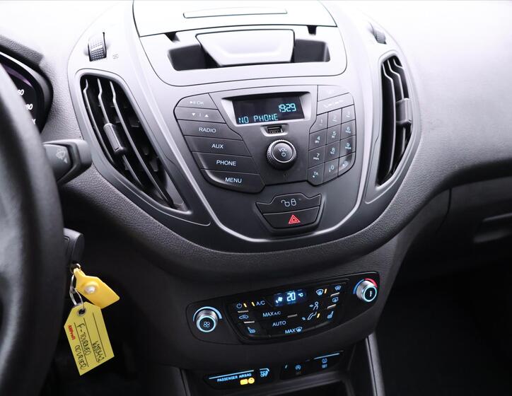 Ford Tourneo Courier 17