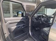 Land Rover Defender 8